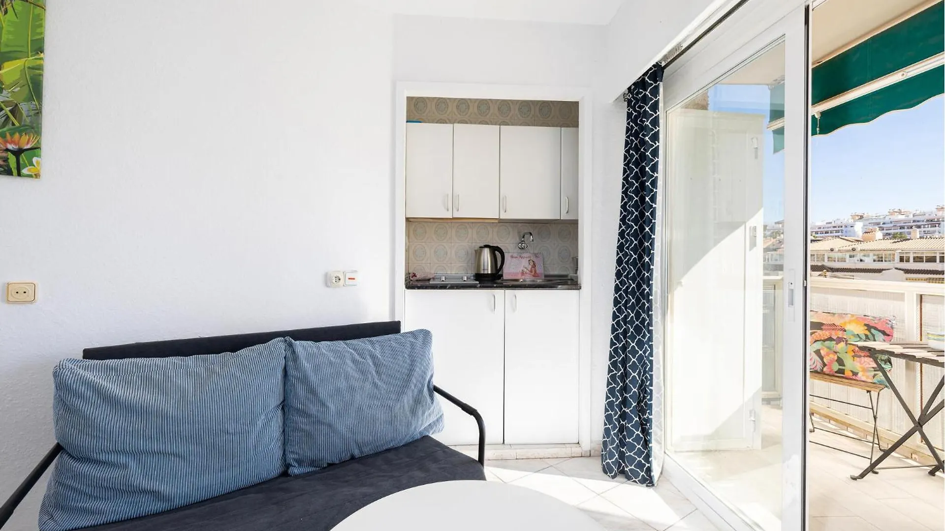 Gorgeous Apartment In Benalmadena With Swimming Pool