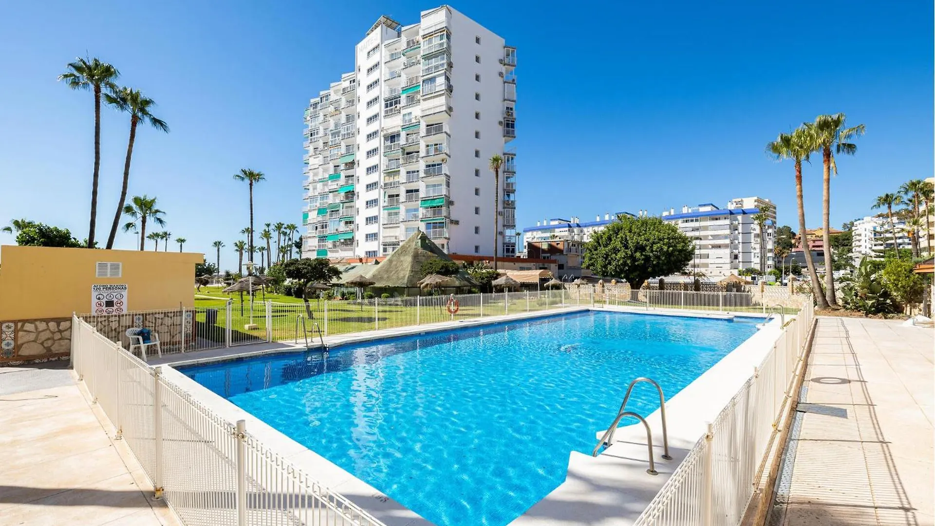 Gorgeous Apartment In Benalmadena With Swimming Pool